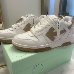 Off-White White and Tan Sneakers